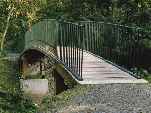 Bild vergrößern: Lavesbrücke