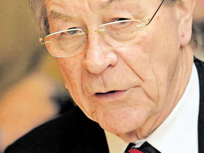 Franz M&uuml;ntefering im Glashaus, Foto: Julia Moras