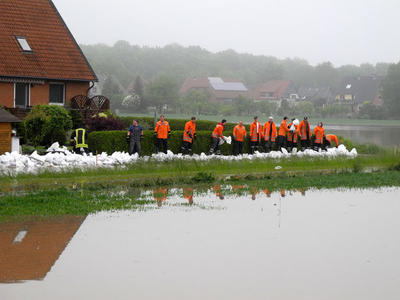 Hochwasser 2013 - Hilfskr&auml;fte im Dauereinsatz