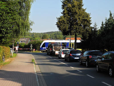 Bahn&uuml;bergang Holle Bahnhofstra&szlig;e