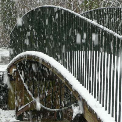 Bild vergrößern: Lavesbrücke im Schnee